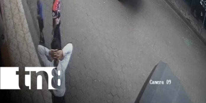 Foto:Accidente con gasolina deja a joven con quemaduras en La Libertad/Tn8 Foto:Accidente con gasolina deja a joven con quemaduras en La Libertad/Tn8