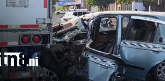 Foto: Accidente en Managua deja a taxista con fracturas y pasajera lesionada/TN8