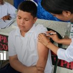 Vacunación contra el VPH protege a estudiantes del Colegio Blanca Estela Pineda Foto: Vacunación contra el VPH en colegio de Managua / TN8