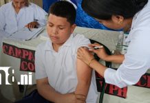 Vacunación contra el VPH protege a estudiantes del Colegio Blanca Estela Pineda Foto: Vacunación contra el VPH en colegio de Managua / TN8