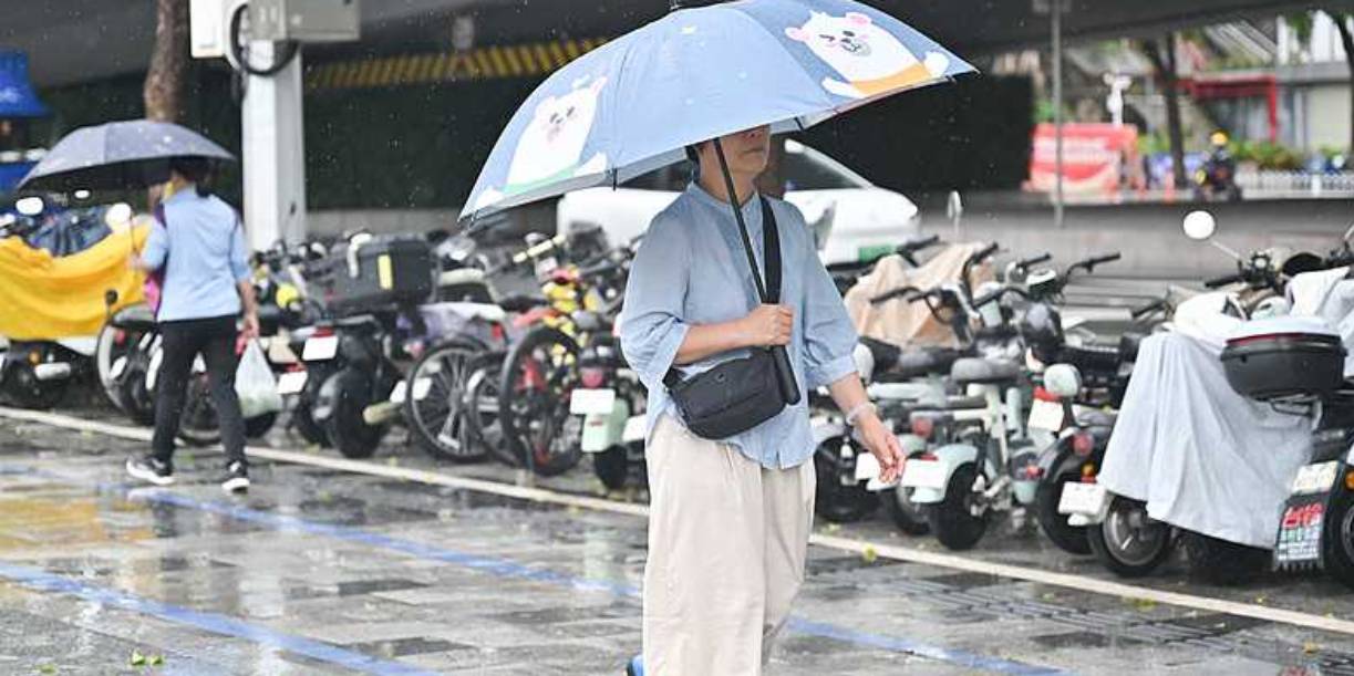 Foto: Dolphin pierde fuerza y deja lluvias torrenciales en China/Cortesía