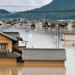 Lluvias torrenciales desatan el caos en Japón: seis muertos y 7,000 varados Foto: Japón bajo el agua: lluvias récord dejan seis muertos y miles varados /Cortesía