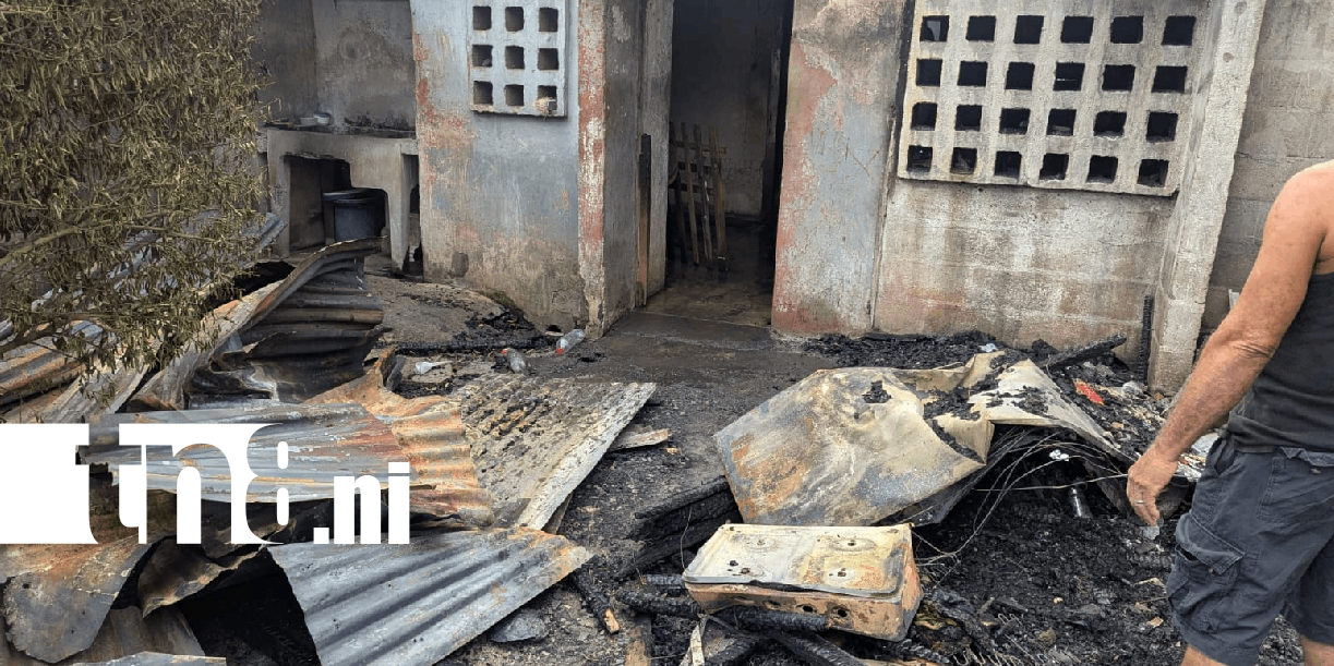 Foto: Dos hermanos sin techo tras voraz incendio en Batahola Norte /TN8