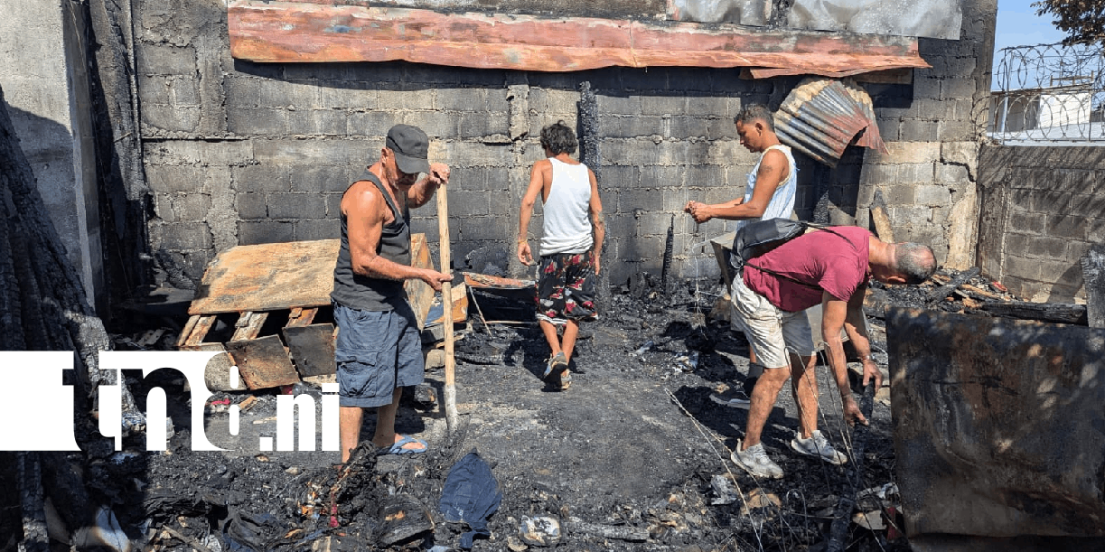 Foto: Dos hermanos sin techo tras voraz incendio en Batahola Norte /TN8