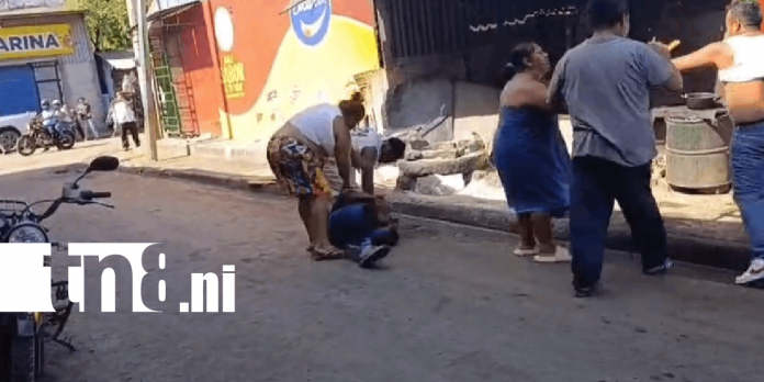 Foto: Managua: hermanos se enfrentan por un pedacito de chicharrón /TN8 Foto: Managua: hermanos se enfrentan por un pedacito de chicharrón /TN8