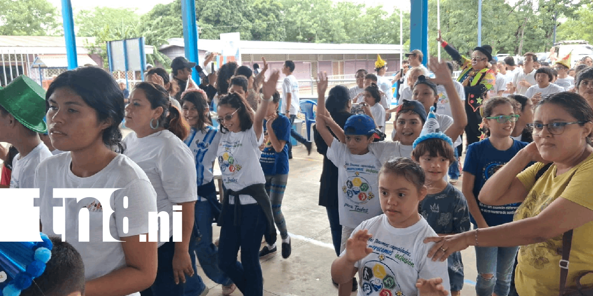 Foto: Con arte y alegría, estudiantes del Melania Morales celebran su día /TN8