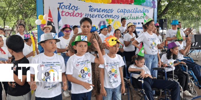 Foto: Con arte y alegría, estudiantes del Melania Morales celebran su día /TN8 Foto: Con arte y alegría, estudiantes del Melania Morales celebran su día /TN8