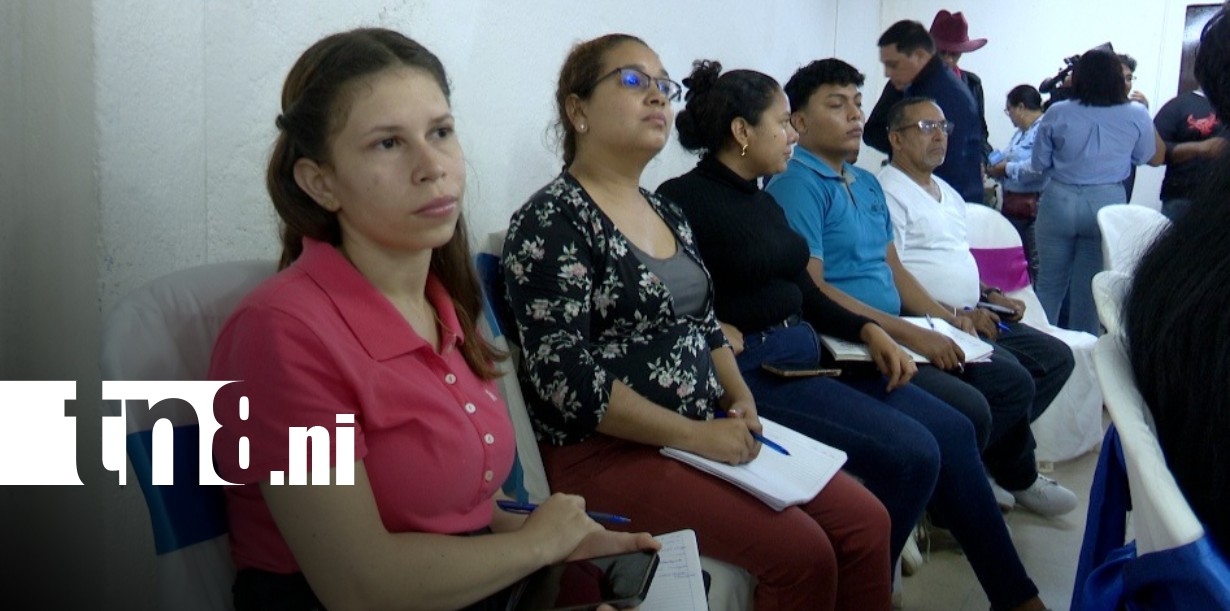 Foto: Servidores públicos reciben capacitación/TN8