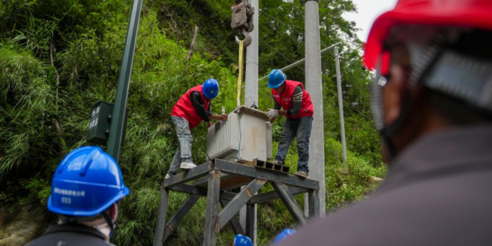 Foto: Avanza recuperación del suministro eléctrico tras avalancha en Gyirong/Cortesía Foto: Avanza recuperación del suministro eléctrico tras avalancha en Gyirong/Cortesía
