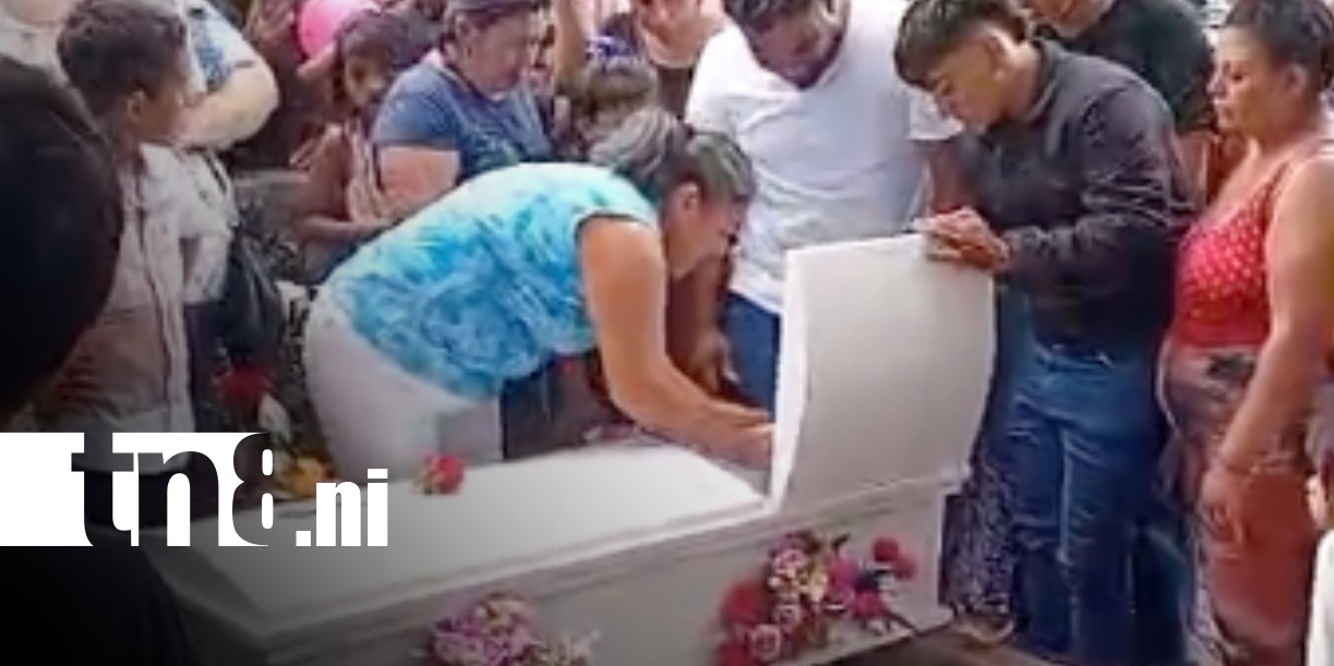 Foto: Entierro de niña de 4 años tras lamentable fallecimiento en Ticuantepe / TN8