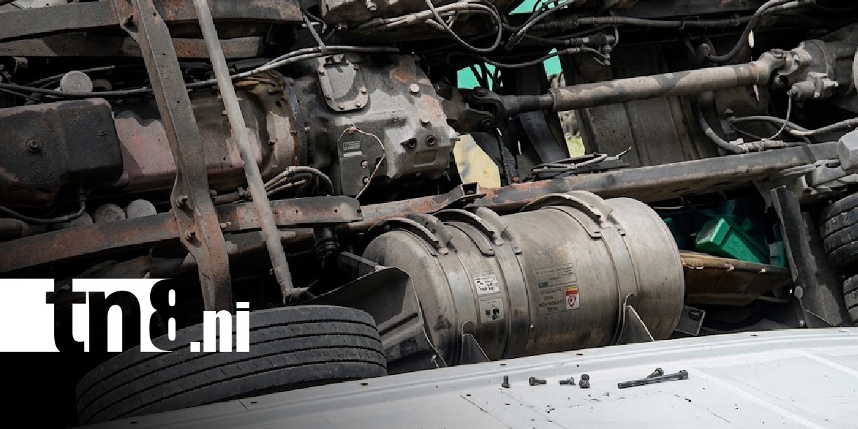 Foto: Vuelco de camión en Carretera Nueva a León / TN8