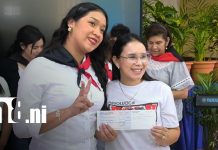 Estudiantes del CUR Estelí reciben becas para continuar su formación profesional Foto: Becas universitarias en Estelí / TN8