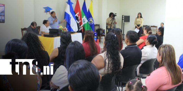 Foto: 55 nuevos profesionales reciben sus títulos en la BICU Bilwi / TN8 Foto: 55 nuevos profesionales reciben sus títulos en la BICU Bilwi / TN8