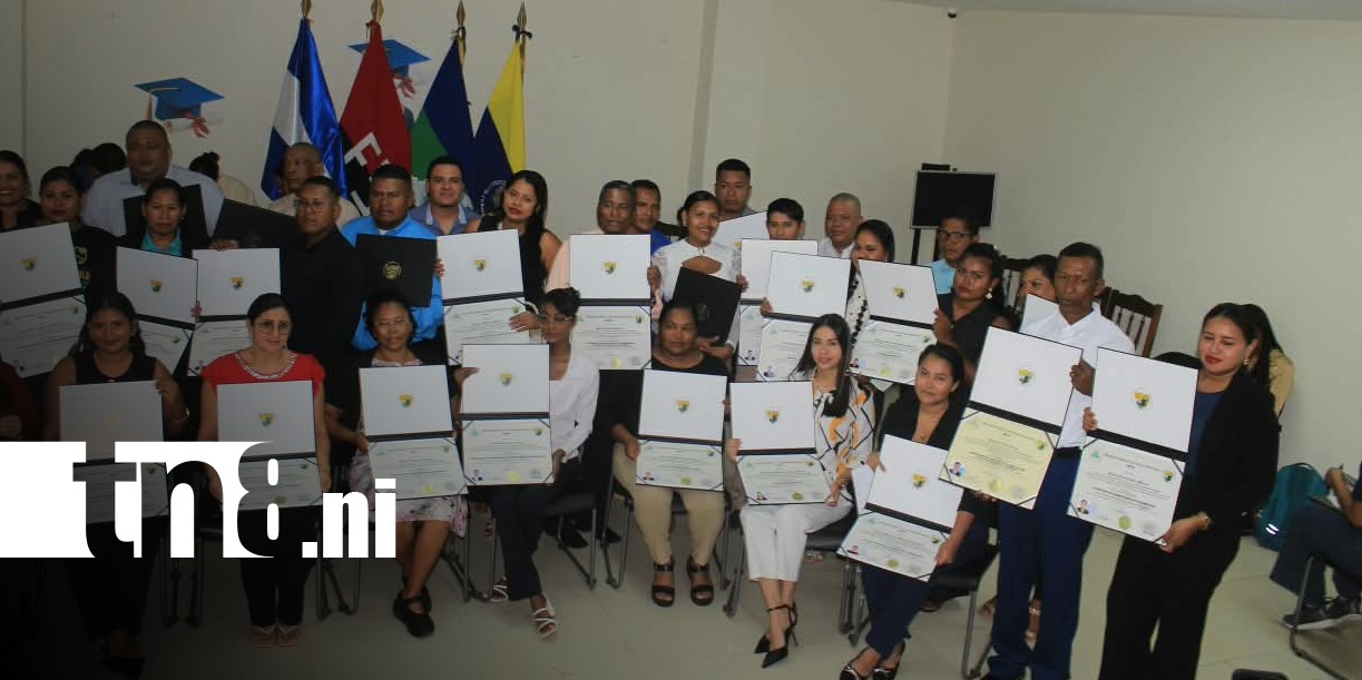 Foto: 55 nuevos profesionales reciben sus títulos en la BICU Bilwi / TN8