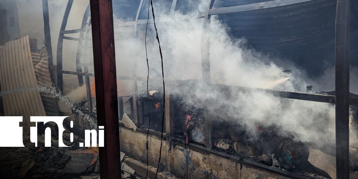 Foto: Incendio en una vivienda del barrio José Dolores Estrada, en Managua / TN8