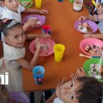 Merienda escolar es distribuida en la zona rural de San Rafael del Sur Foto: Merienda escolar en San Rafael del Sur / TN8