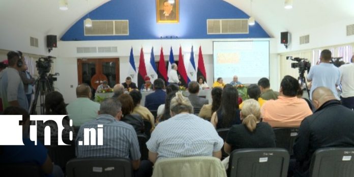 Foto: Trabajadores del sector construcción aportan a consulta sobre reforma constitucional en Nicaragua / TN8