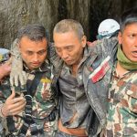 Nepal: hallan con vida a un hombre atrapado durante 10 días bajo tierra
