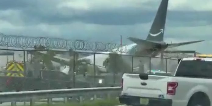 Foto: Avión de carga de Amazon se estrella en Miami y provoca suspensión de vuelos/Cortesía