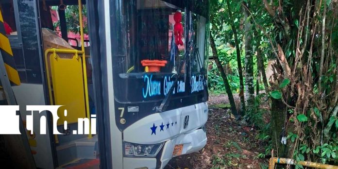 Foto: Fallece conductor tras aparente infarto en Nueva Guinea/TN8 Foto: Fallece conductor tras aparente infarto en Nueva Guinea/TN8