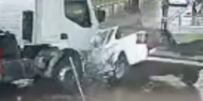 Foto: Camión pierde el control y provoca fuerte accidente en Sao Paulo/Cortesía Foto: Camión pierde el control y provoca fuerte accidente en Sao Paulo/Cortesía