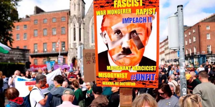 1 Foto: Más de 10 mil protestan en Irlanda contra visita de Trump / Cortesía