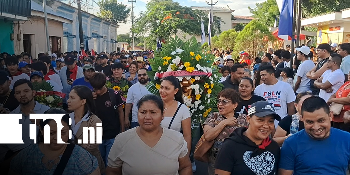 Foto: Carazo rinde homenaje a Ricardo Morales Avilés/TN8