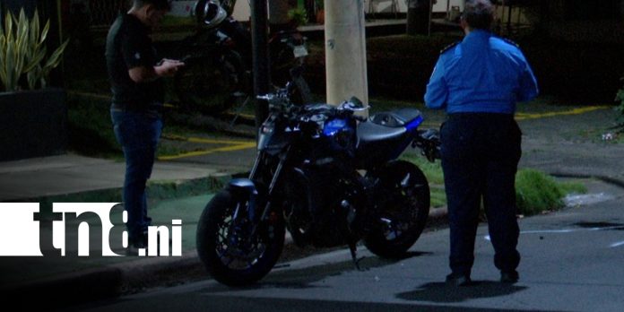 1 Foto: Joven motociclista muere tras impactar contra camioneta en Managua/TN8