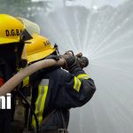 Dentro del humo, pero protegidos: bomberos perfeccionan sus técnicas de respuesta Foto: Bomberos de Managua / TN8