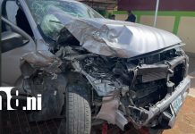 Violento impacto entre dos camionetas deja cuantiosos daños en carretera Managua-Masaya Foto: Colisión deja daños en carretera Managua-Masaya/TN8