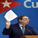 Cuba denuncia cerco petrolero de Estados Unidos y alerta por tensión militar