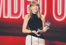 Taylor Swift hace historia en los VMAs con el primer Artist Director Honors Foto:Taylor Swift regresa a los VMAs con un look inspirado en “Patient Zero”/Cortesía