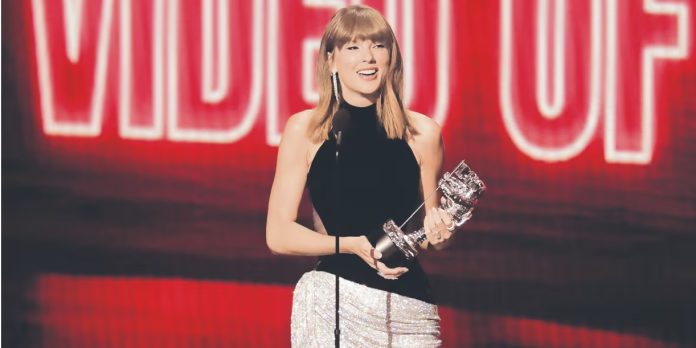 Foto:Taylor Swift regresa a los VMAs con un look inspirado en “Patient Zero”/Cortesía