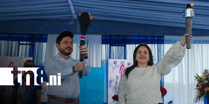 Foto: ¡Nicaragua entrega la antorcha a Costa Rica!/tn8 Foto: ¡Nicaragua entrega la antorcha a Costa Rica!/tn8