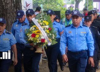Foto: Honran a oficiales caídos en cumplimiento del deber/TN8