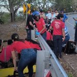 Dos motociclistas resultan lesionados tras impactar contra valla metálica en Estelí Foto: Dos motociclistas resultan lesionados tras impactar contra valla metálica en Estelí/TN8