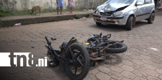 Foto: Colisión entre motocicleta y taxi deja daños materiales en Bilwi/TN8