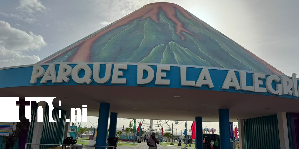 Foto: Familias disfrutan de los espacios recreativos del Puerto Salvador Allende/TN8