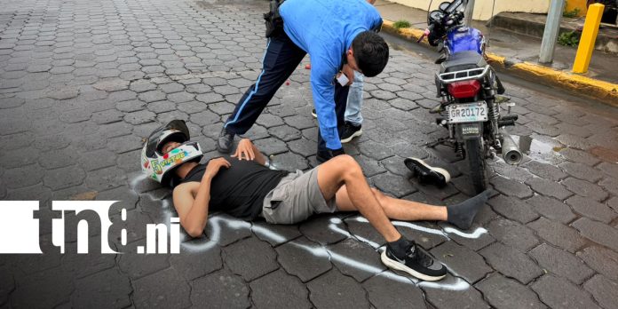 Foto: Motociclista sufre lesiones tras colisión con bicicleta en Granada/TN8 Foto: Motociclista sufre lesiones tras colisión con bicicleta en Granada/TN8