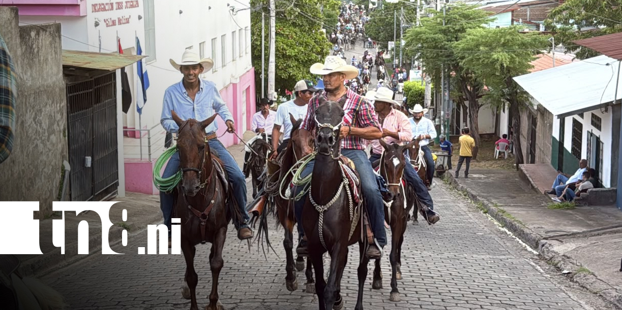 Foto: Juigalpa celebra sus tradiciones hípicas con la Cabalgata Patria y Libertad/TN8
