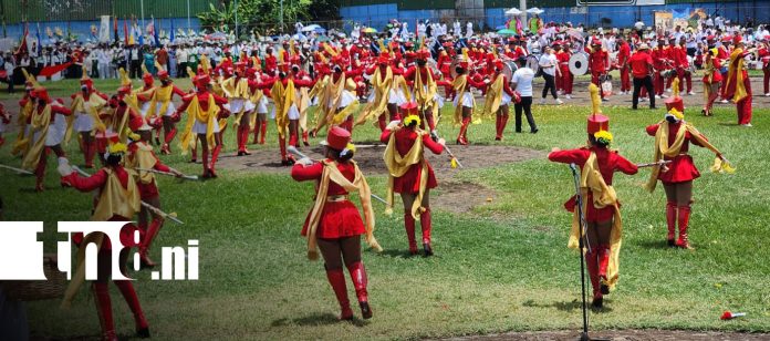 2 Foto: Talento estudiantil se luce en gran competencia de bandas rítmicas en León/TN8
