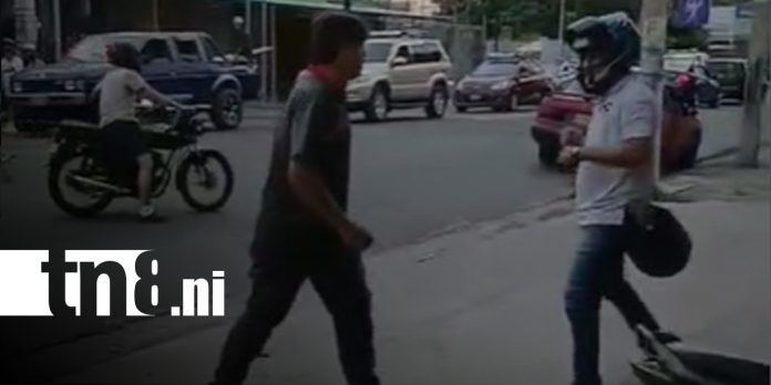 Foto:Dos motociclistas se van a los golpes tras incidente vial en Ciudad Jardín, Managua/TN8