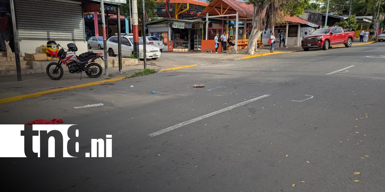 Foto: Bus de la Mini Ruta 4 arrolla a hombre frente al mercadito de San Judas/TN8