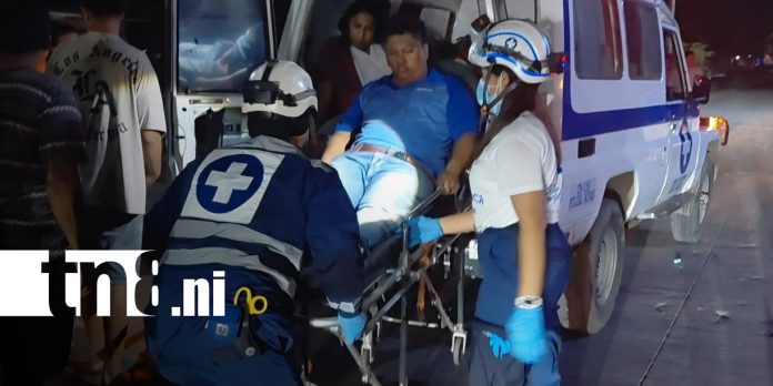 Foto: Dos motociclistas lesionados tras fuerte colisión en Managua/TN8