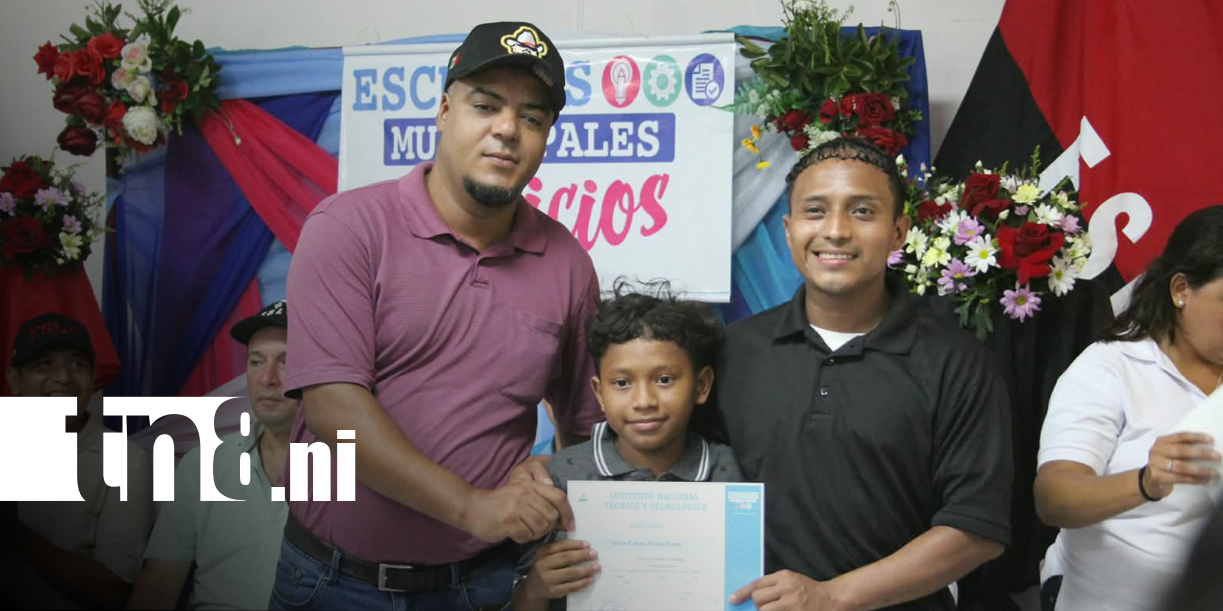 Foto: Más de 200 ocotaleños culminan su formación técnica y reciben certificados/TN8