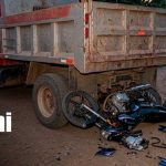 Foto: Jóvenes sobreviven a fuerte choque contra un camión en Rosita/TN8