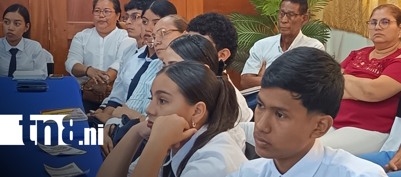 Foto: Jóvenes de secundaria tendrán una nueva guía para construir su proyecto de vida/TN8