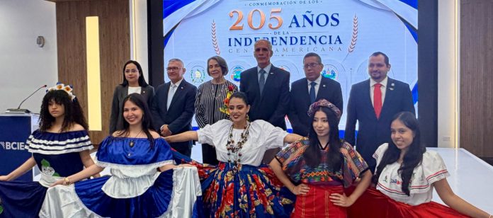 2 Foto: Celebran en Honduras el 205 aniversario de la Independencia de Nicaragua/Cortesía