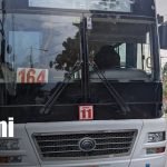 Fuerte colisión entre bus de ruta 164 y caponera deja una joven lesionada en Managua Foto: Joven lesionada tras choque en Managua/TN8