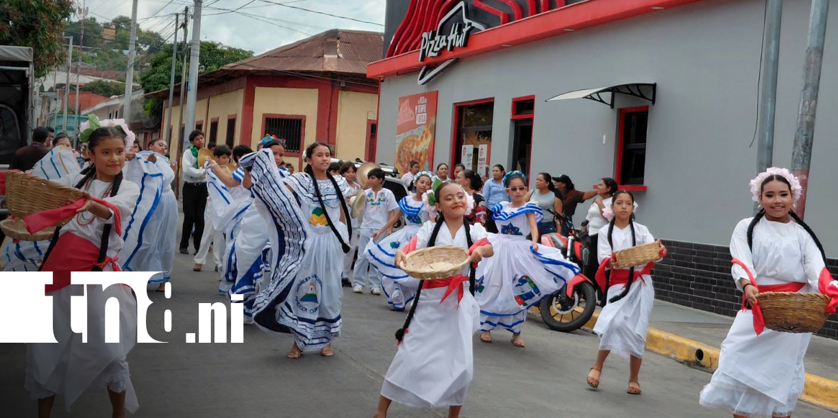 Foto: Colorido desfile celebra el Día Nacional del Huipil en Matagalpa/TN8